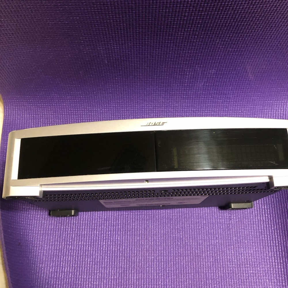 Bose Model AV3-2-1 II Media Center Console